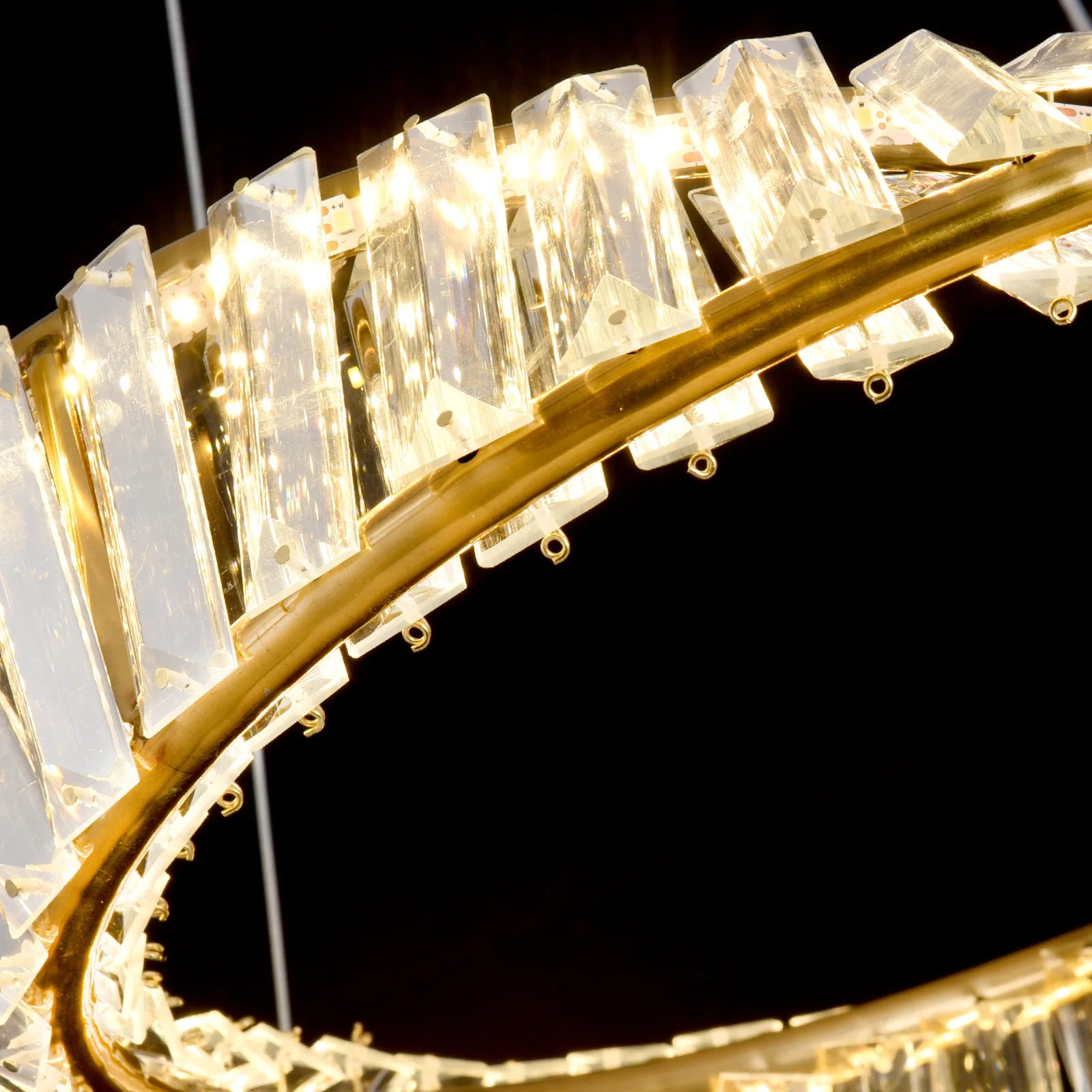 Modern Gold Crystal Möbius Strip Chandelier LED Pendant Light Luxury Ceiling Lamp